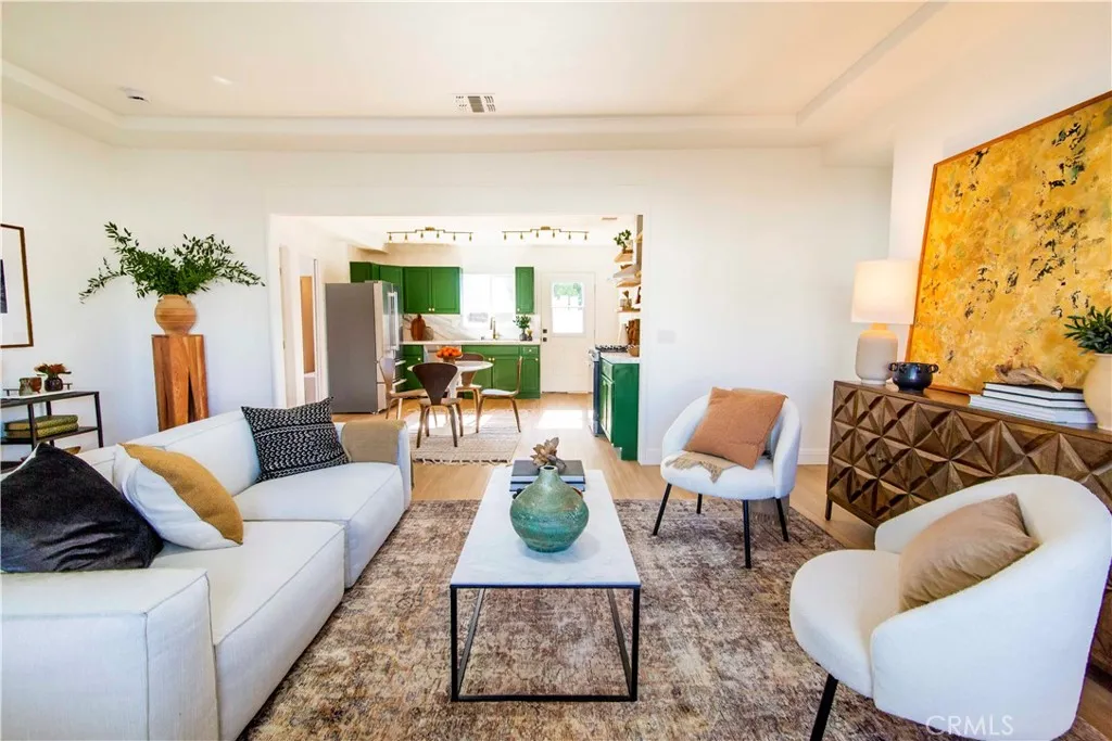 Additional image 4 of 10816 Calvert St, North Hollywood, CA 91606
