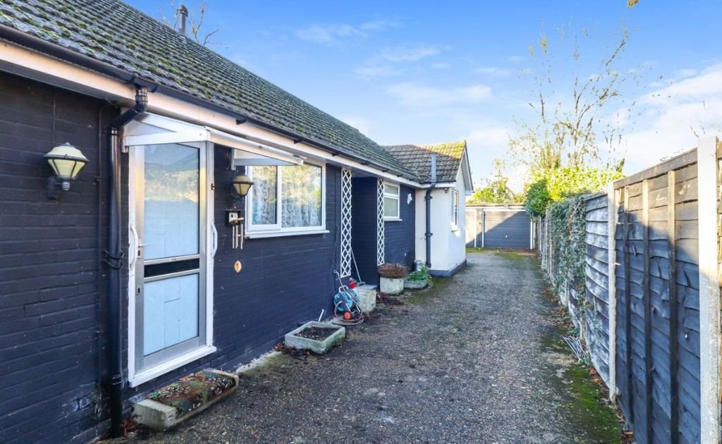 Additional image 2 of 3 bed bungalow for saleGallows Hill Lane, Abbots Langley WD5
