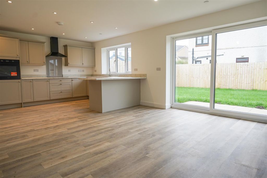 Additional image 5 of 3 bed detached bungalow for saleGolwg Y Garreg Las, Ammanford SA18