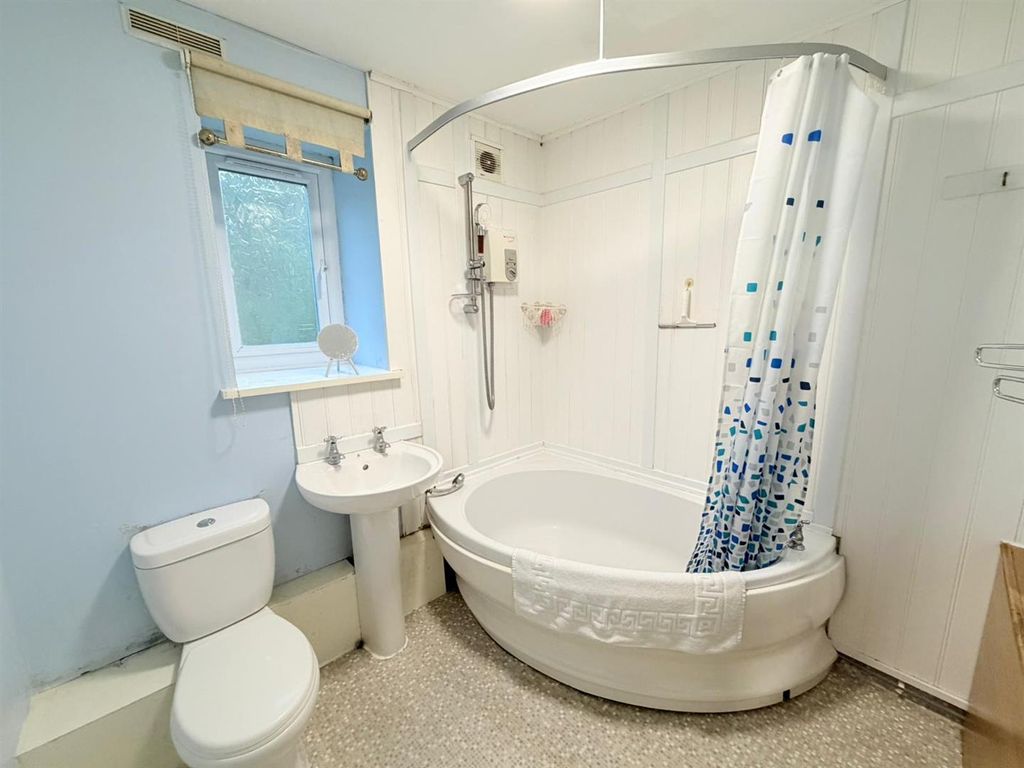 Additional image 6 of 1 bed flat for saleSpringwood Hall, Oldham Road, Ashton-Under-Lyne OL7