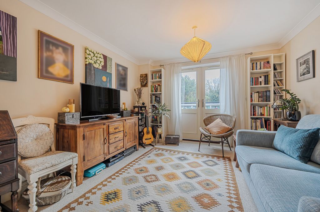 Additional image 9 of 2 bed flat for saleRobins Court, Alresford, Hampshire SO24