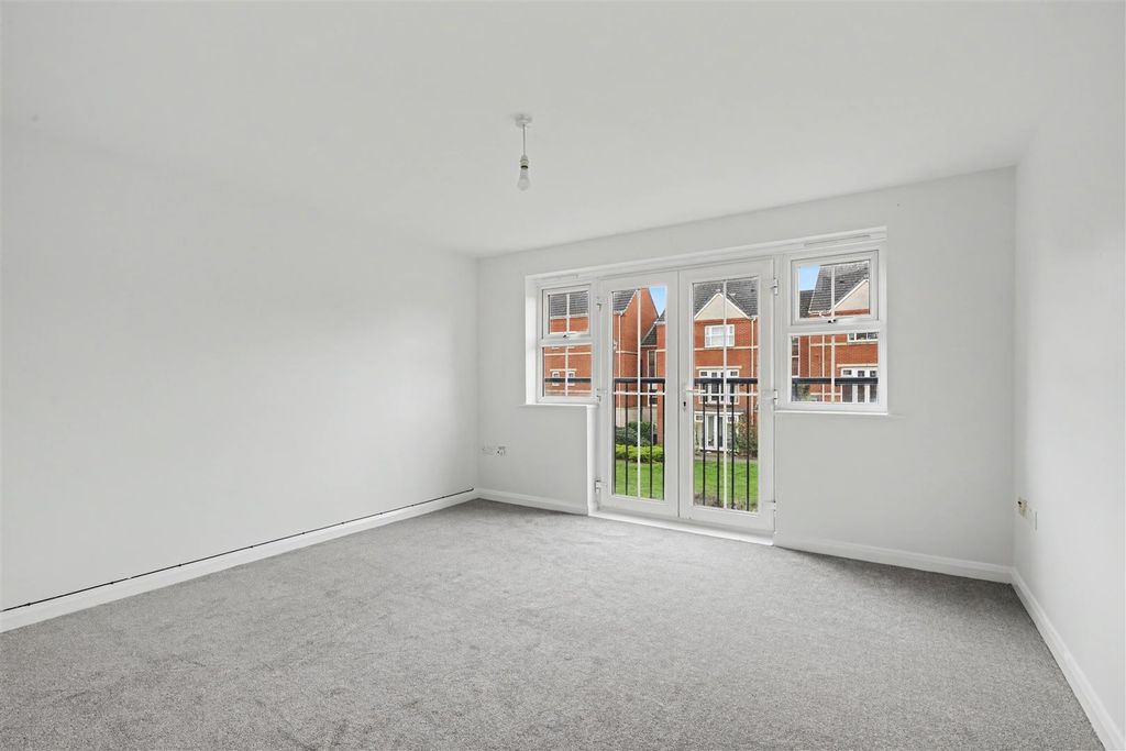 2 bed flat for saleCowslip Meadow, Draycott DE72 photo 2
