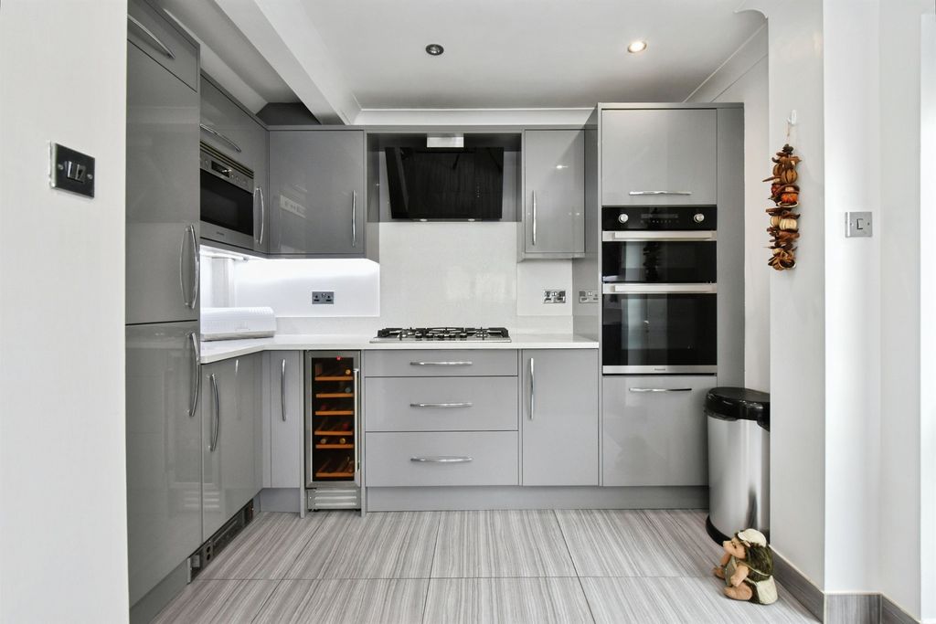 Additional image 8 of 4 bed detached house for saleCypress Court, Aberdare CF44