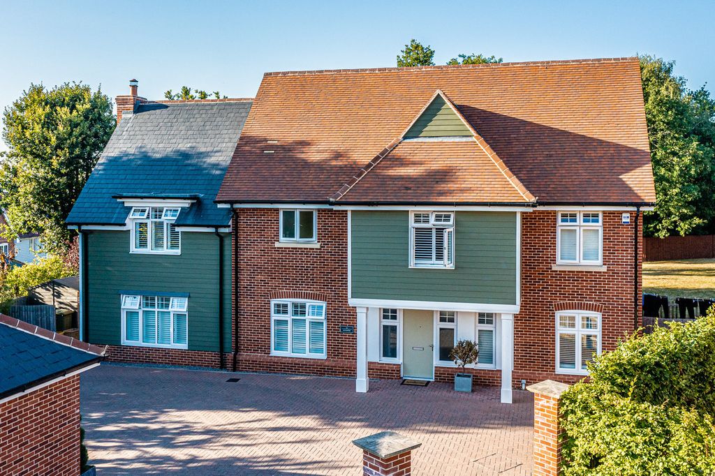 Additional image 2 of 4 bed detached house for saleThe Brackens, Benfleet SS7