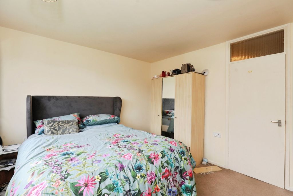 Additional image 7 of 1 bed flat for saleHarrowby Drive, Newcastle, Staffordshire ST5