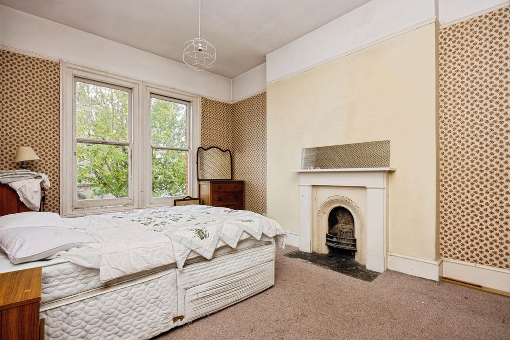 Additional image 14 of 7 bed detached house for saleCambridge Road, Aldershot, Hampshire GU11