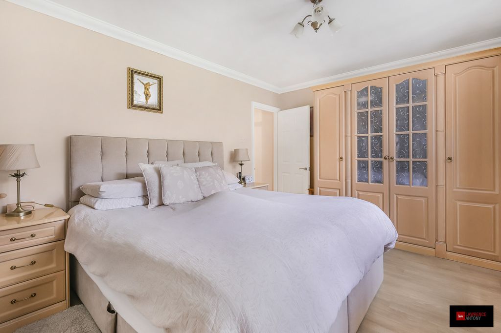 Additional image 35 of 5 bed detached house for saleLee Chapel Lane, Basildon SS16