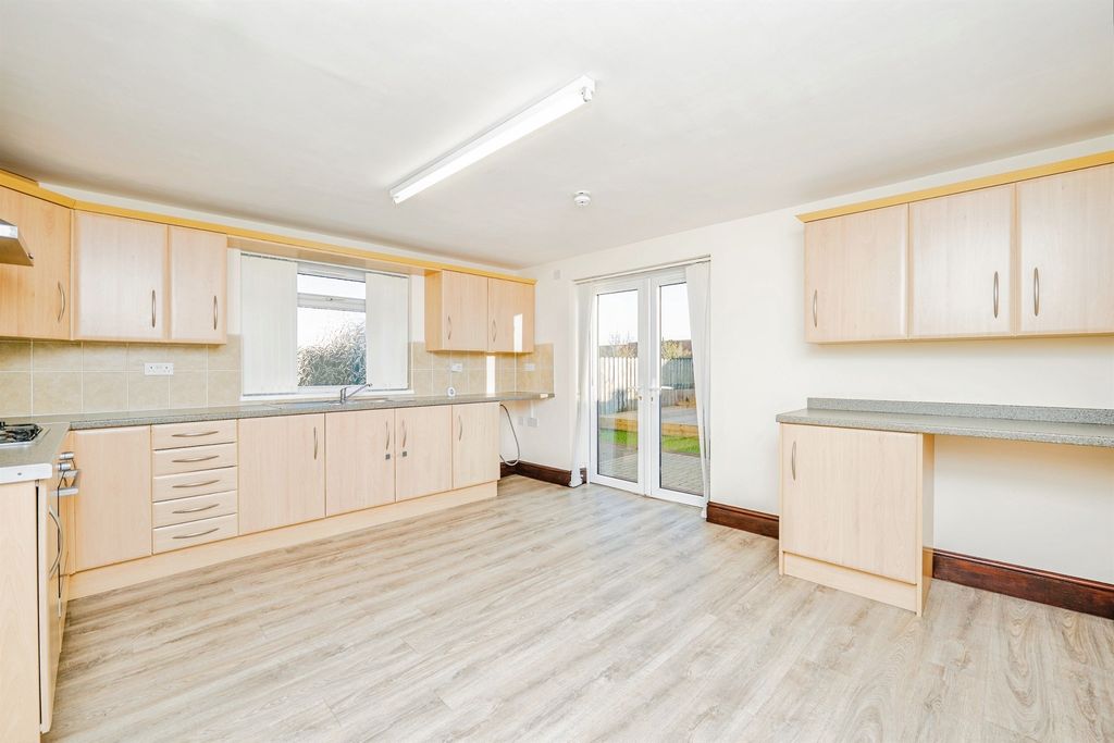 Additional image 7 of 5 bed semi-detached house for salePort Road East, Barry CF62