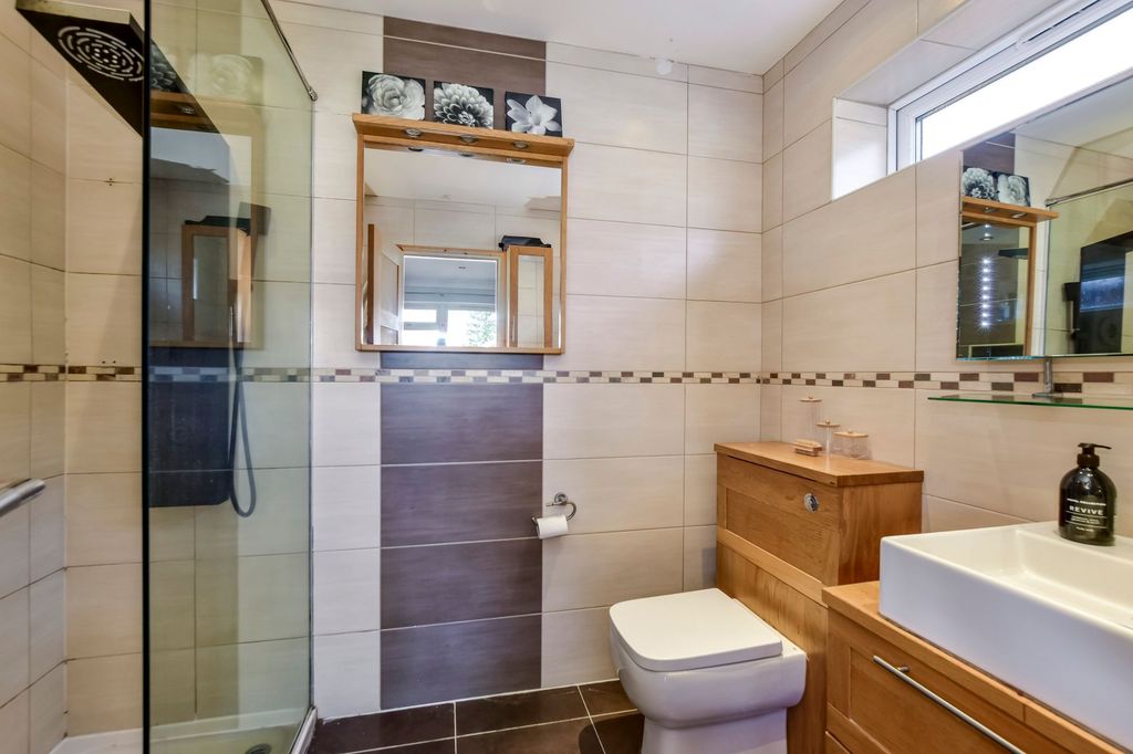 Additional image 14 of 4 bed detached house for saleGreenways, Abbots Langley WD5