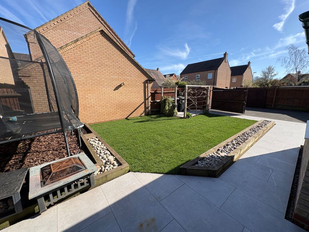 Additional image 20 of 5 bed detached house for saleDevon Drive, Biggleswade SG18