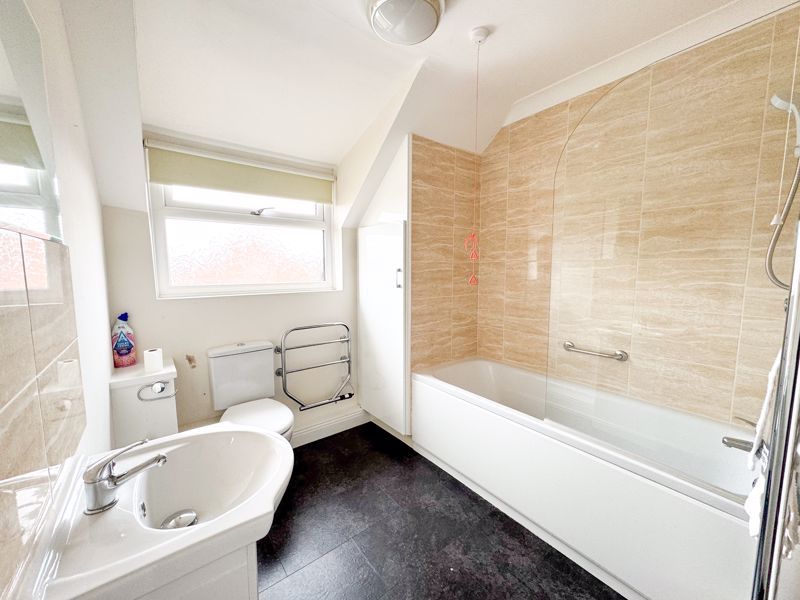 Additional image 8 of 2 bed flat for saleQueens Court, Grimsby DN34