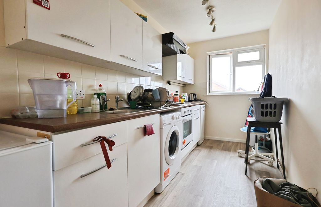 Additional image 4 of 1 bed flat for saleSanderling Close, Letchworth SG6