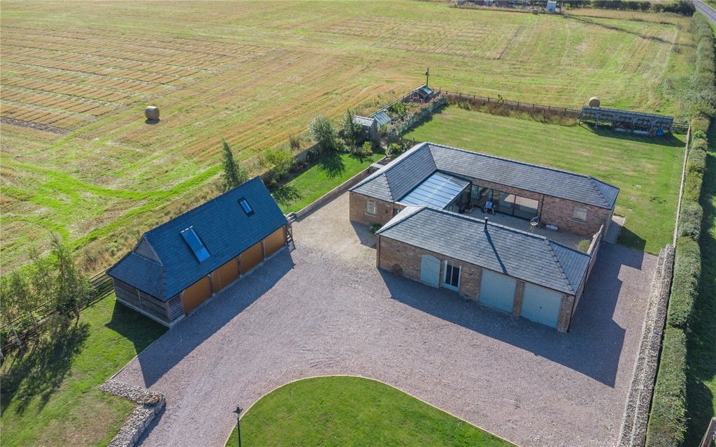 Additional image 21 of 4 bed bungalow for saleThe Barn, Hunters Yard, Horncastle Road, Caistor, Market Rasen LN7