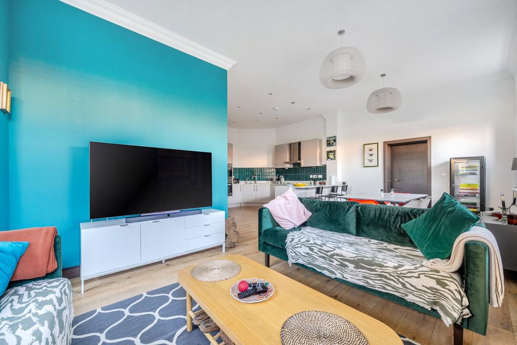 Additional image 2 of 3 bed flat for saleMccarthy Crescent, Wellesley, Aldershot GU11