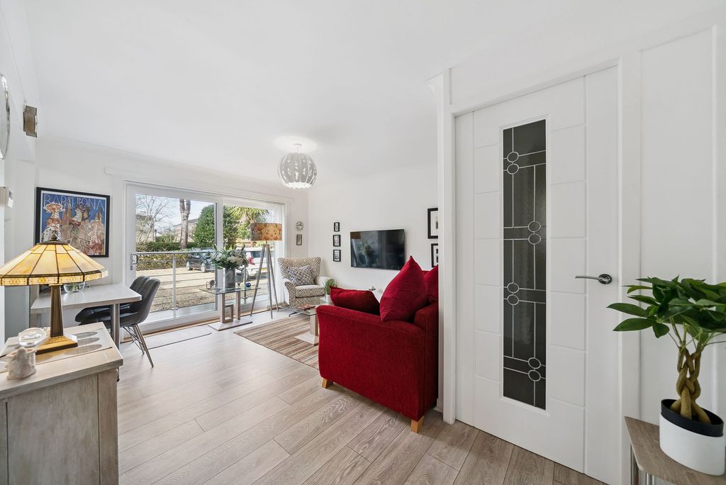 Additional image 6 of 2 bed semi-detached house for sale2 Millborne Mews, 91A Sinclair Street, Helensburgh G84