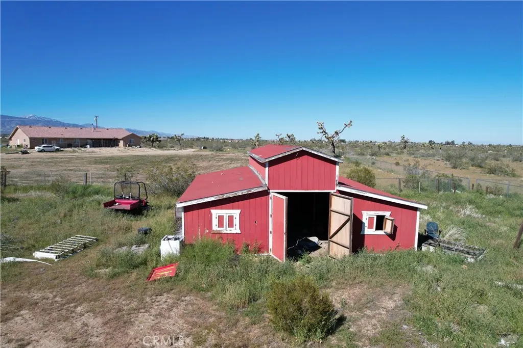 12324 Eaby Rd, Phelan, CA 92371 photo 3
