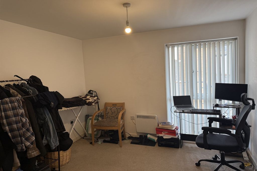 Additional image 4 of 2 bed flat for saleSaxon House DA17