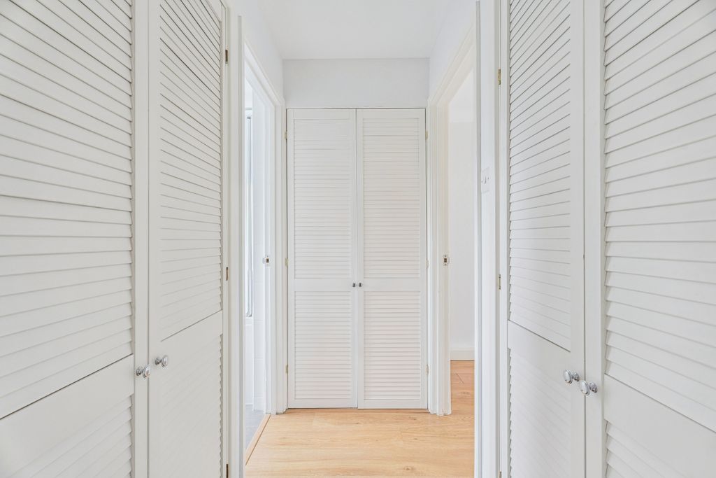 Additional image 4 of Studio for saleWhite Hill Court, Berkhamsted, Hertfordshire HP4