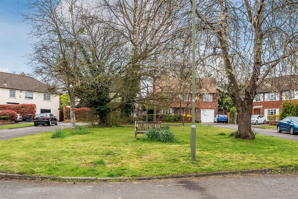 Additional image 38 of 3 bed property for saleGlebe Road, Ashtead KT21