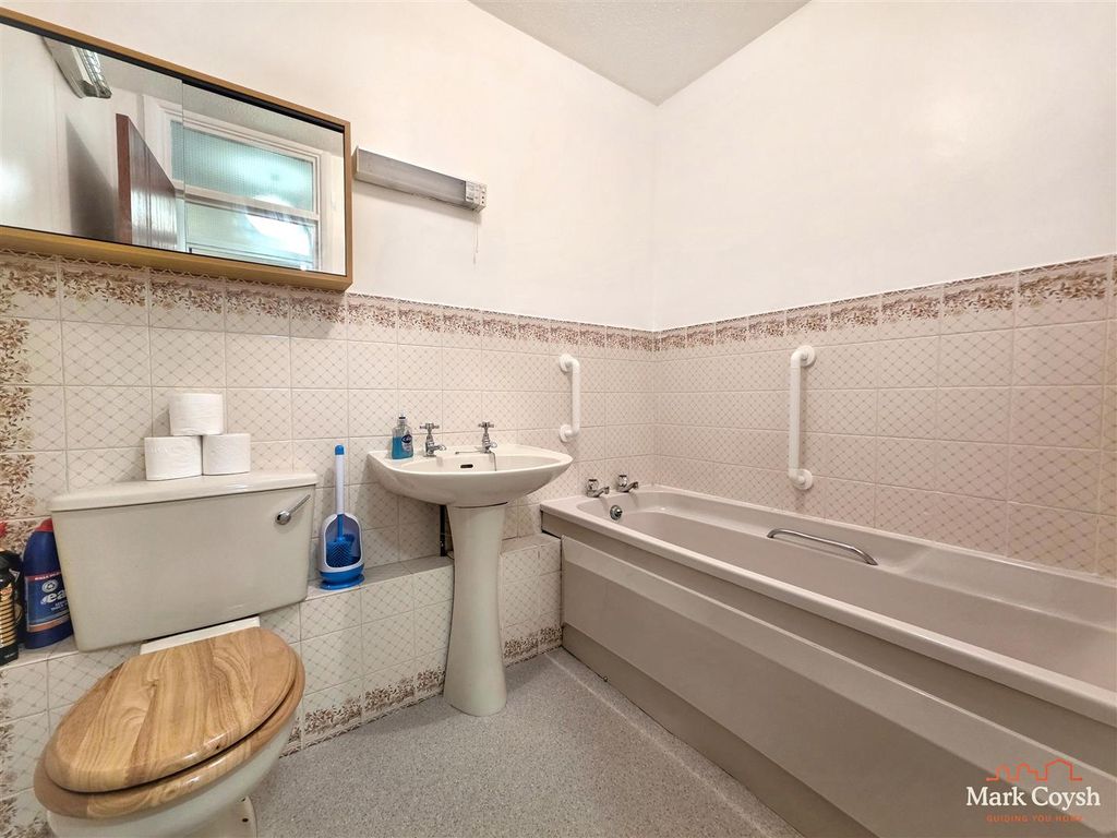 Additional image 9 of 1 bed flat for saleWoodfield Close, Ashtead KT21
