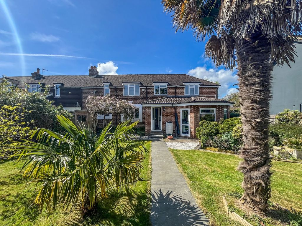 4 bed semi-detached house for saleOakhurst Road, Battle TN33