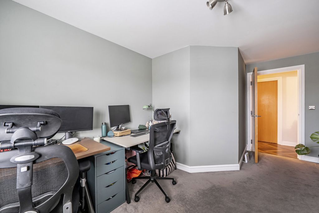 Additional image 20 of 2 bed flat for saleGoldsworth Road, Woking GU21