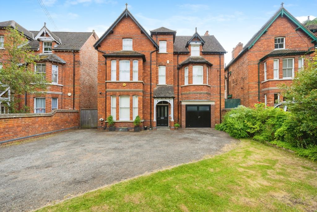 11 bed detached house for saleLansdowne Road, Bedford, Bedfordshire MK40