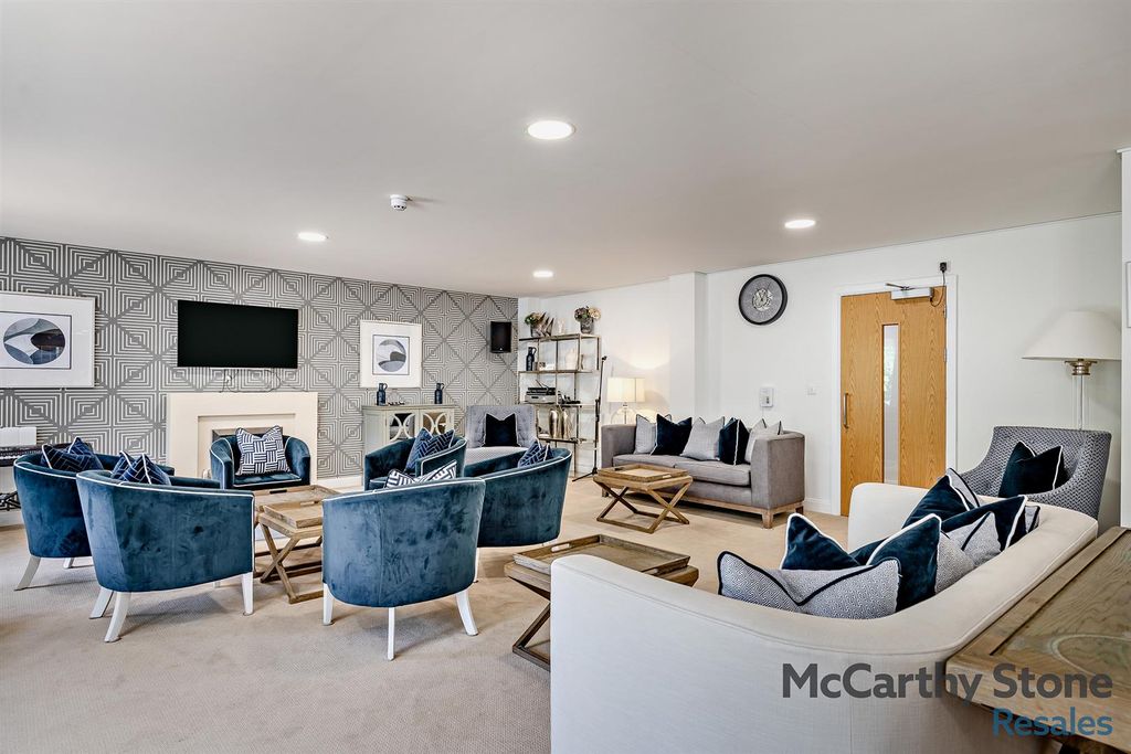 Additional image 3 of 2 bed flat for saleOakhill Place, High View, Bedford, Bedfordshire MK41