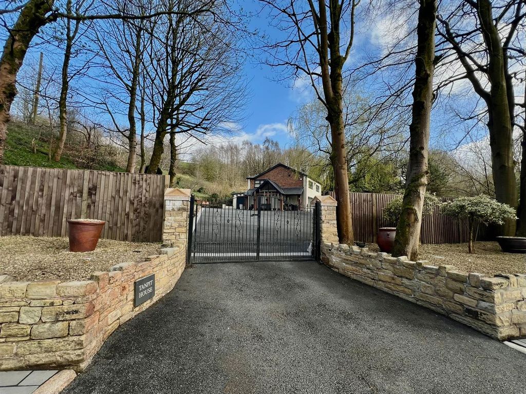 Additional image 5 of 4 bed detached house for salePark Bridge, Ashton-Under-Lyne OL7