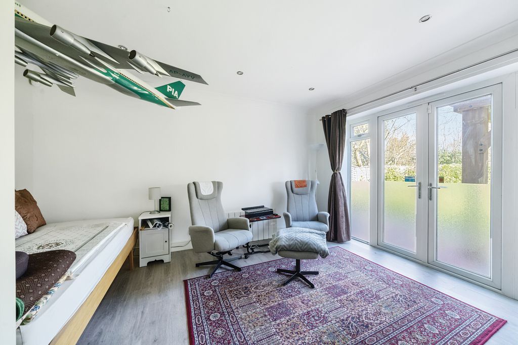 Additional image 9 of 5 bed detached bungalow for saleOrchard End Avenue, Amersham HP7