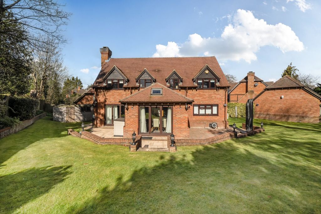 Additional image 20 of 5 bed detached house for saleVicarage Road, Reading, Berkshire RG2