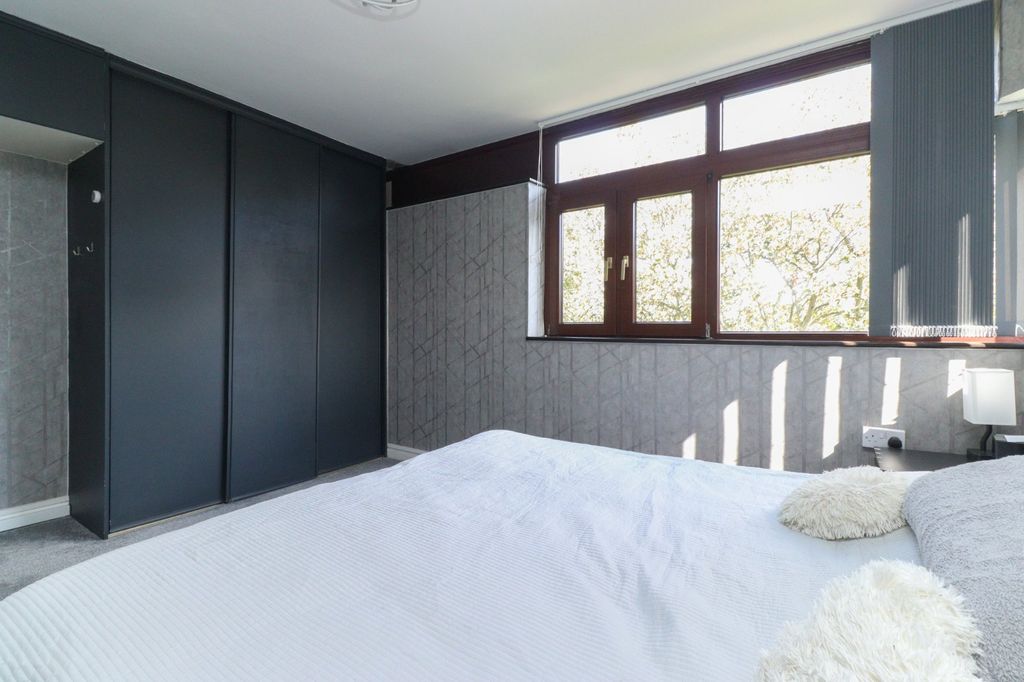 Additional image 4 of 3 bed flat for saleGainsboro Road, Birchington, Kent CT7