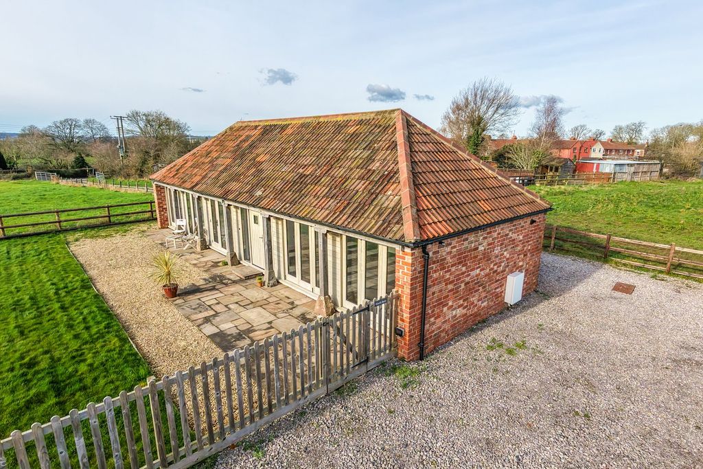 2 bed barn conversion for saleVinecroft, Wanswell, Nr. Berkeley GL13 photo 2