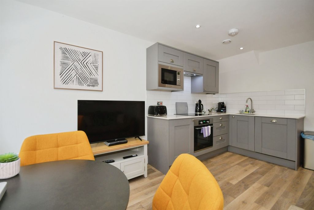 Additional image 7 of 2 bed flat for saleThe Dale, Stoney Middleton, Hope Valley S32