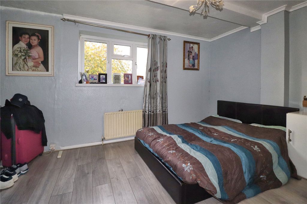 Additional image 5 of 2 bed maisonette for saleWoking, Surrey GU21