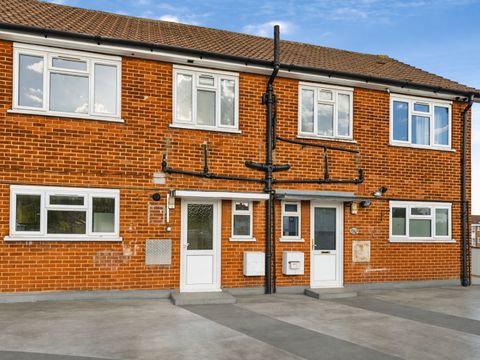 Fencepiece Road, Ilford, Greater London IG6