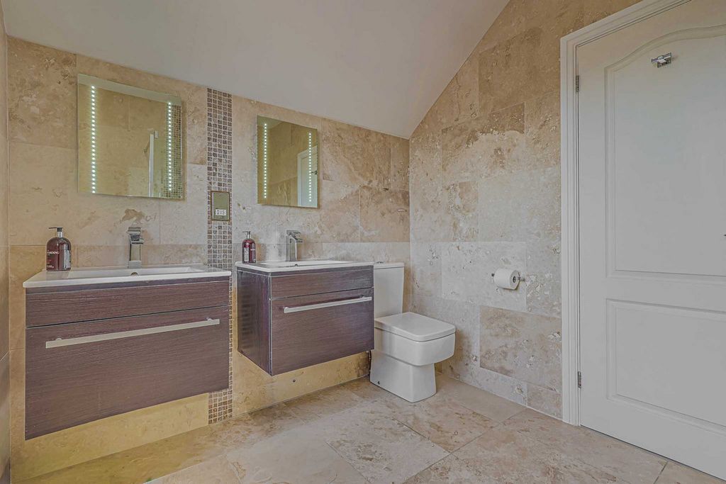 Additional image 30 of 5 bed detached house for saleHigh Road, Benfleet SS7