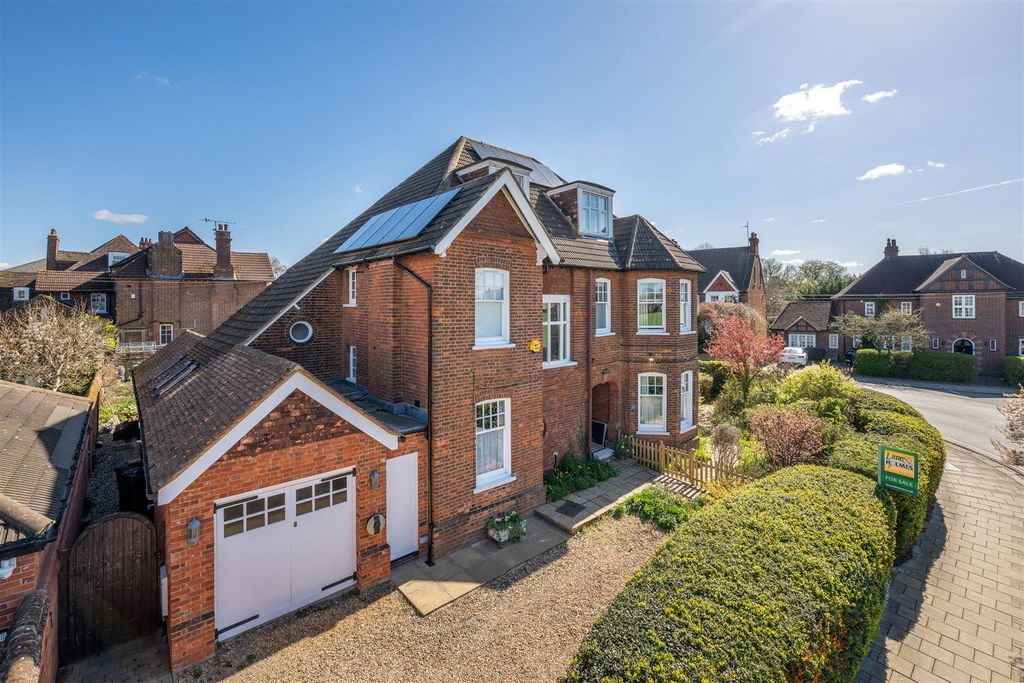 Additional image 28 of 6 bed detached house for salePemberley Avenue, Bedford MK40