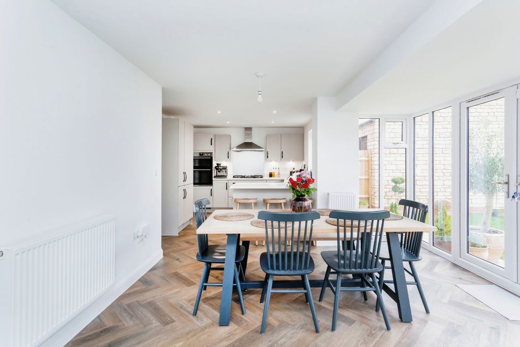 Additional image 8 of 4 bed detached house for saleRomford Close, Bicester OX26
