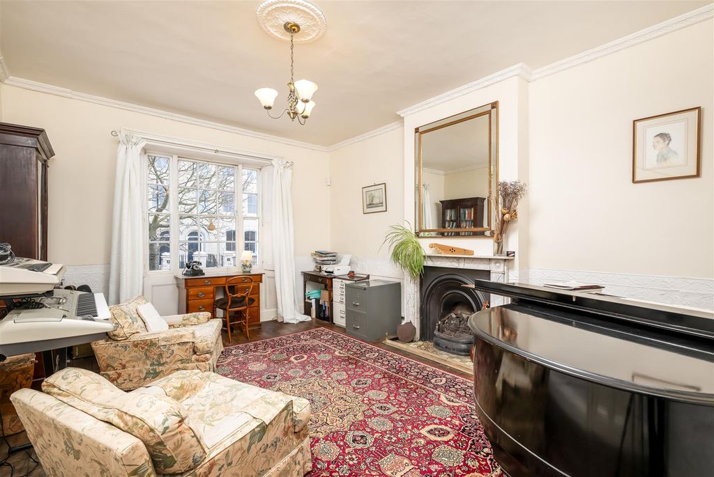 Additional image 6 of 8 bed semi-detached house for saleThe Crescent, Bedford MK40