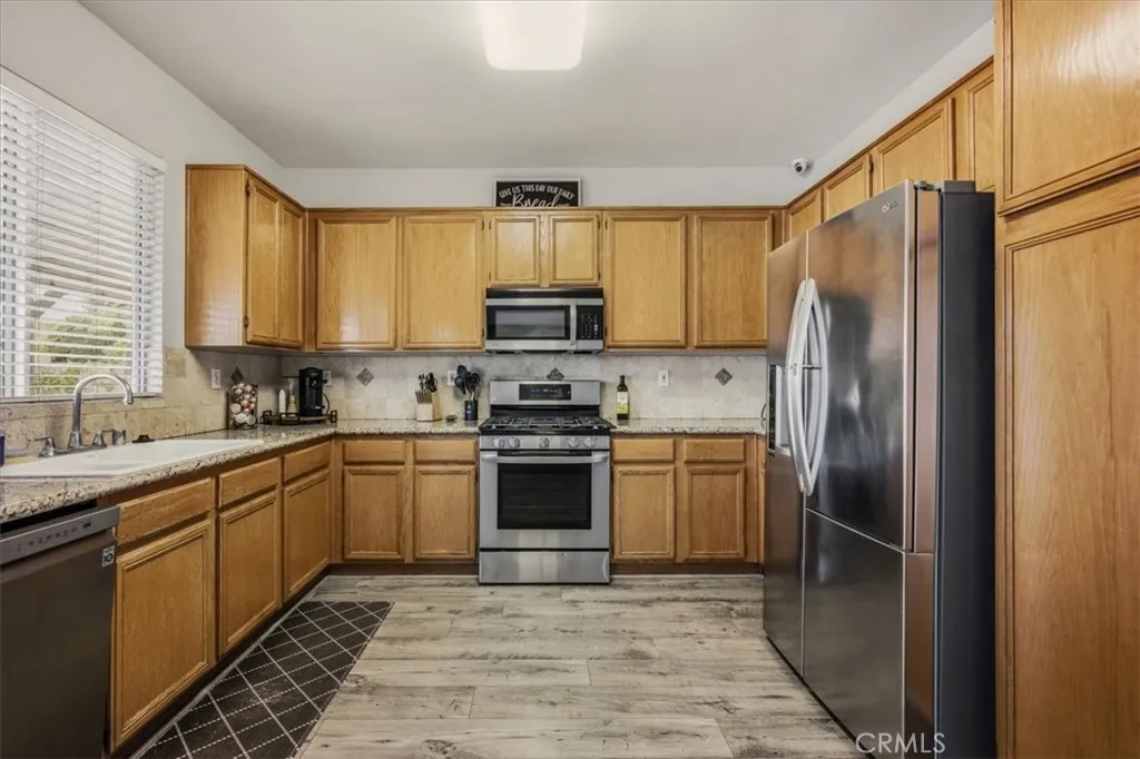 Additional image 12 of 204 E Manchester Lane, San Bernardino, CA 92408