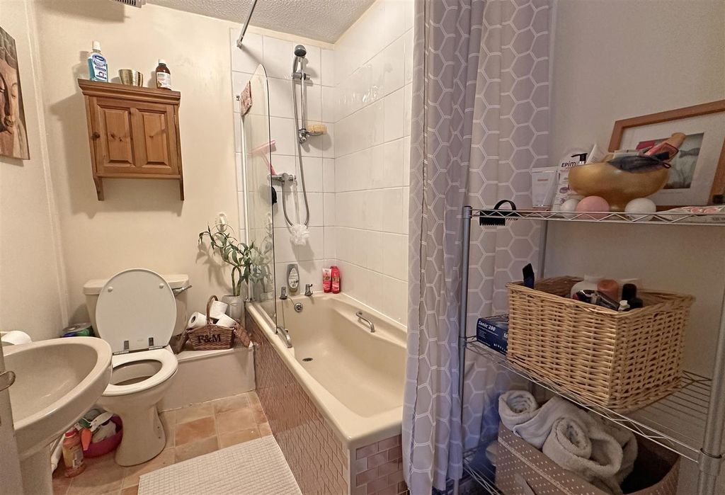 Additional image 6 of 1 bed flat for saleEast Street, Crewkerne TA18