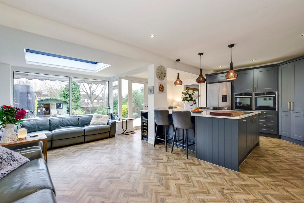Additional image 6 of 4 bed semi-detached house for saleGallows Hill Lane, Abbots Langley WD5