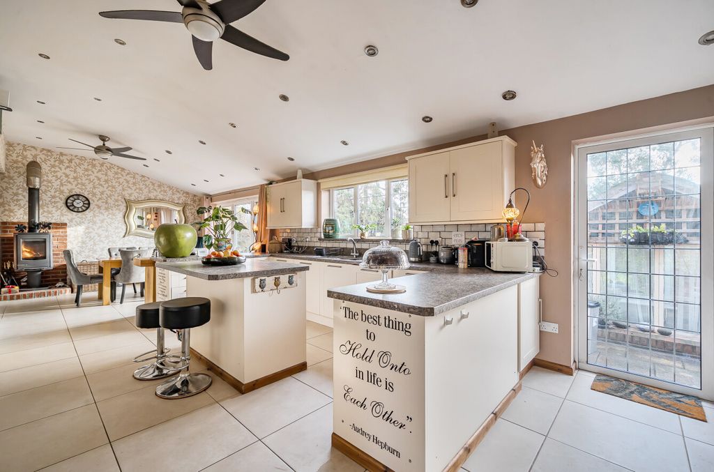 Additional image 9 of 4 bed detached house for saleBridge Road, Aldershot, Hampshire GU11