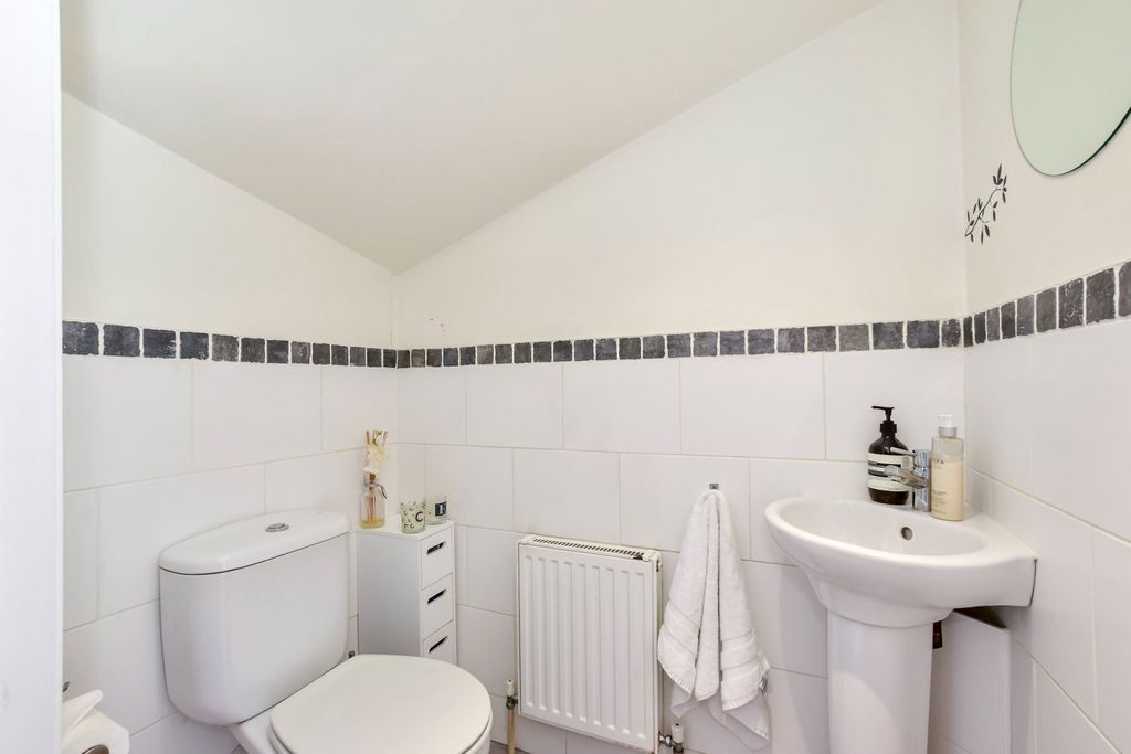 Additional image 5 of 4 bed semi-detached house for salePopes Road, Abbots Langley WD5