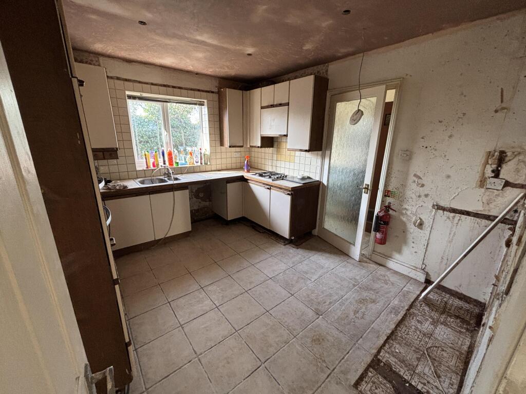 Additional image 9 of 84 Mount Pleasant Lane, Bricket Wood, St. Albans, Hertfordshire, AL2