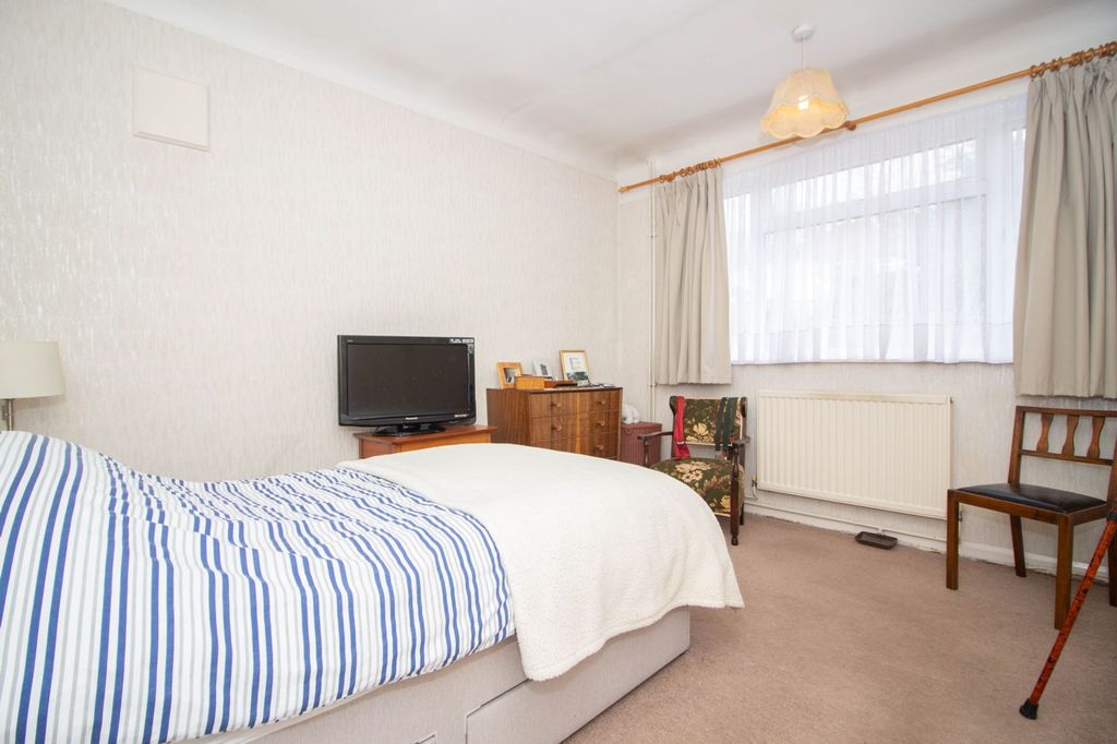 Additional image 9 of 3 bed detached house for saleGreenfield Avenue, Carpenders Park, Watford WD19