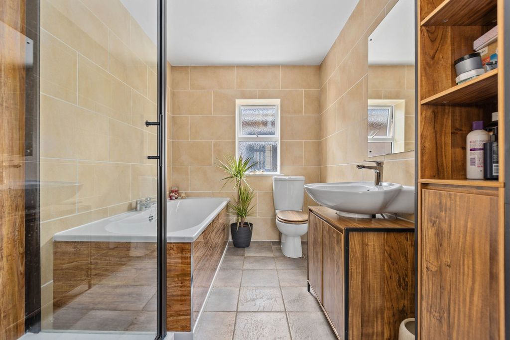 Additional image 19 of 4 bed detached house for saleSwanbourne Close, Biggleswade SG18