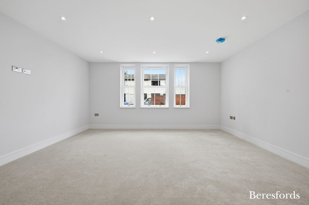Additional image 8 of 5 bed semi-detached house for saleChapel Street, Billericay CM12