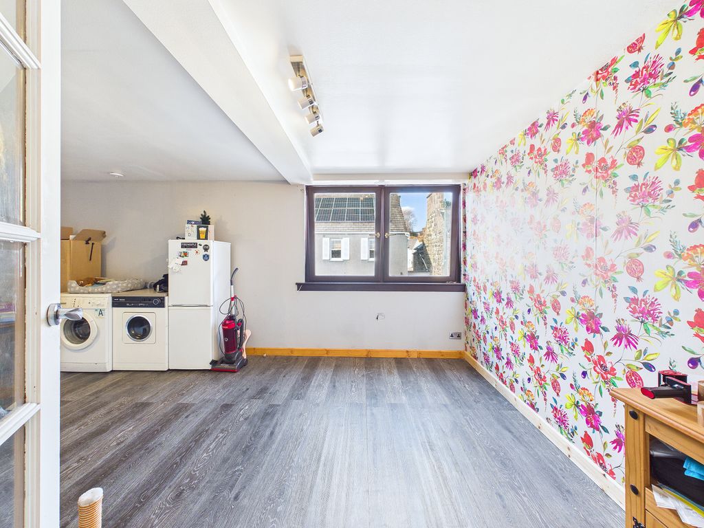 2 bed flat for saleHigh Street, Kingussie PH21 photo 4